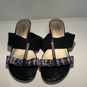 Vintage Coach and Four Black and Patterned Sandals 7.5